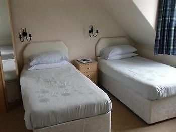 The Isles Inn Портри Екстериор снимка