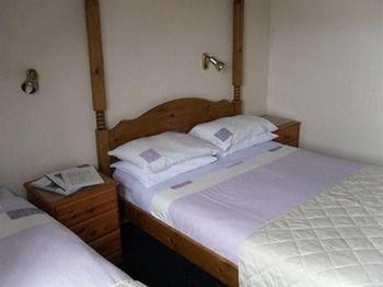 The Isles Inn Портри Екстериор снимка