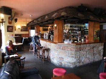 The Isles Inn Портри Екстериор снимка